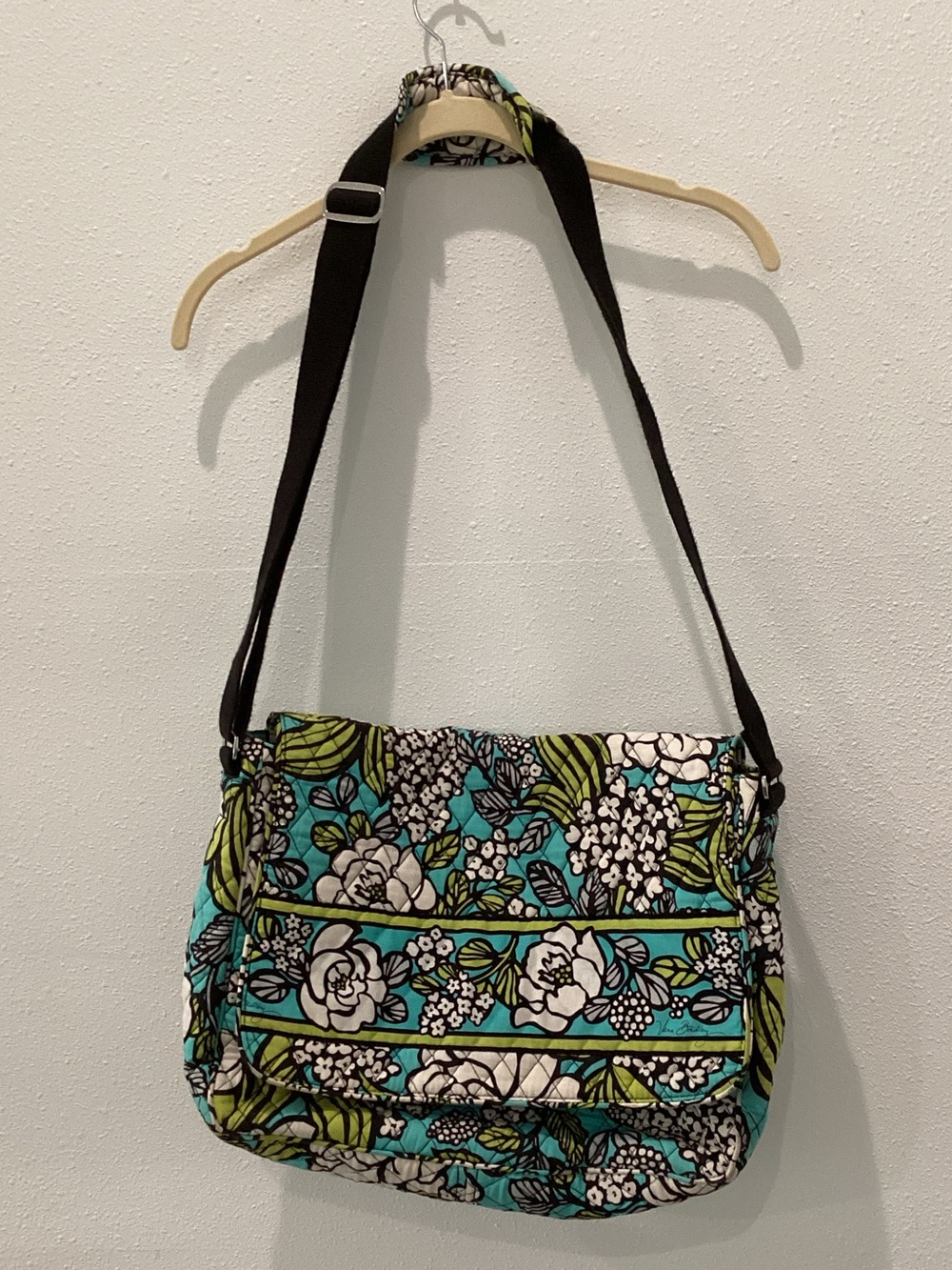 Vera Bradley Floral Quilted Crossbody Messenger laptop Bag in Teal and Green